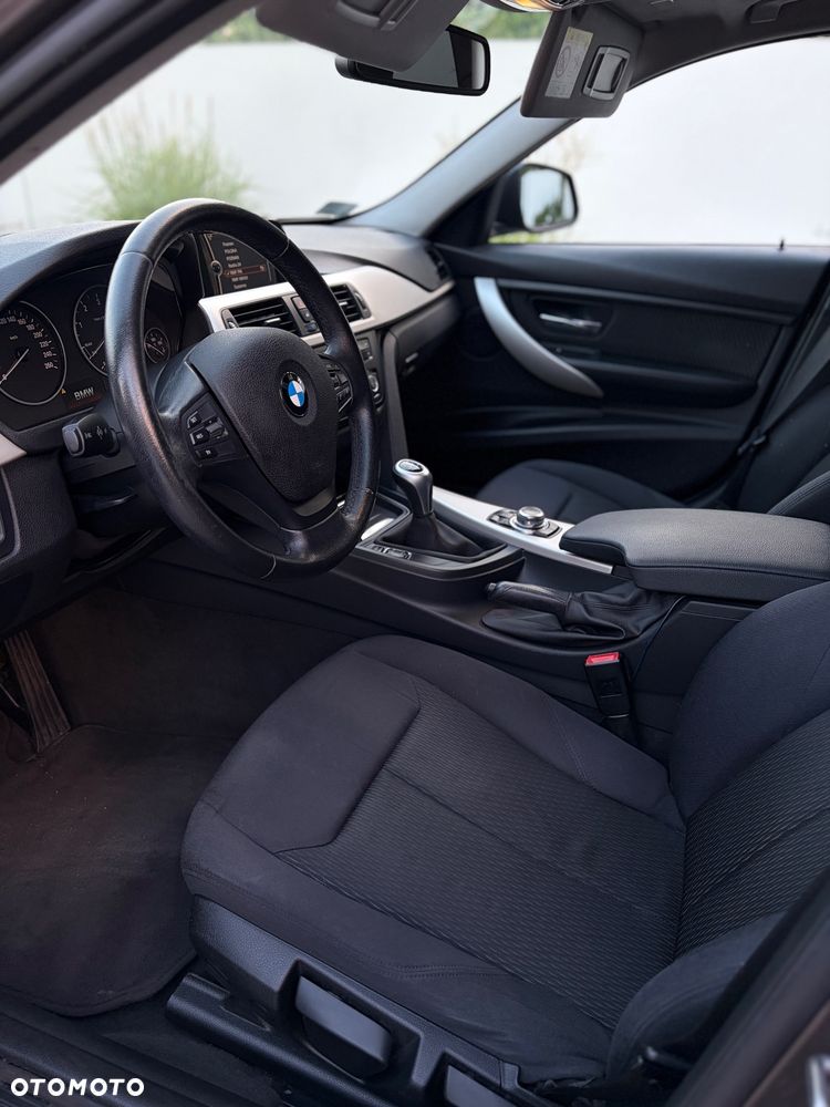 BMW Seria 3 318d DPF - 5