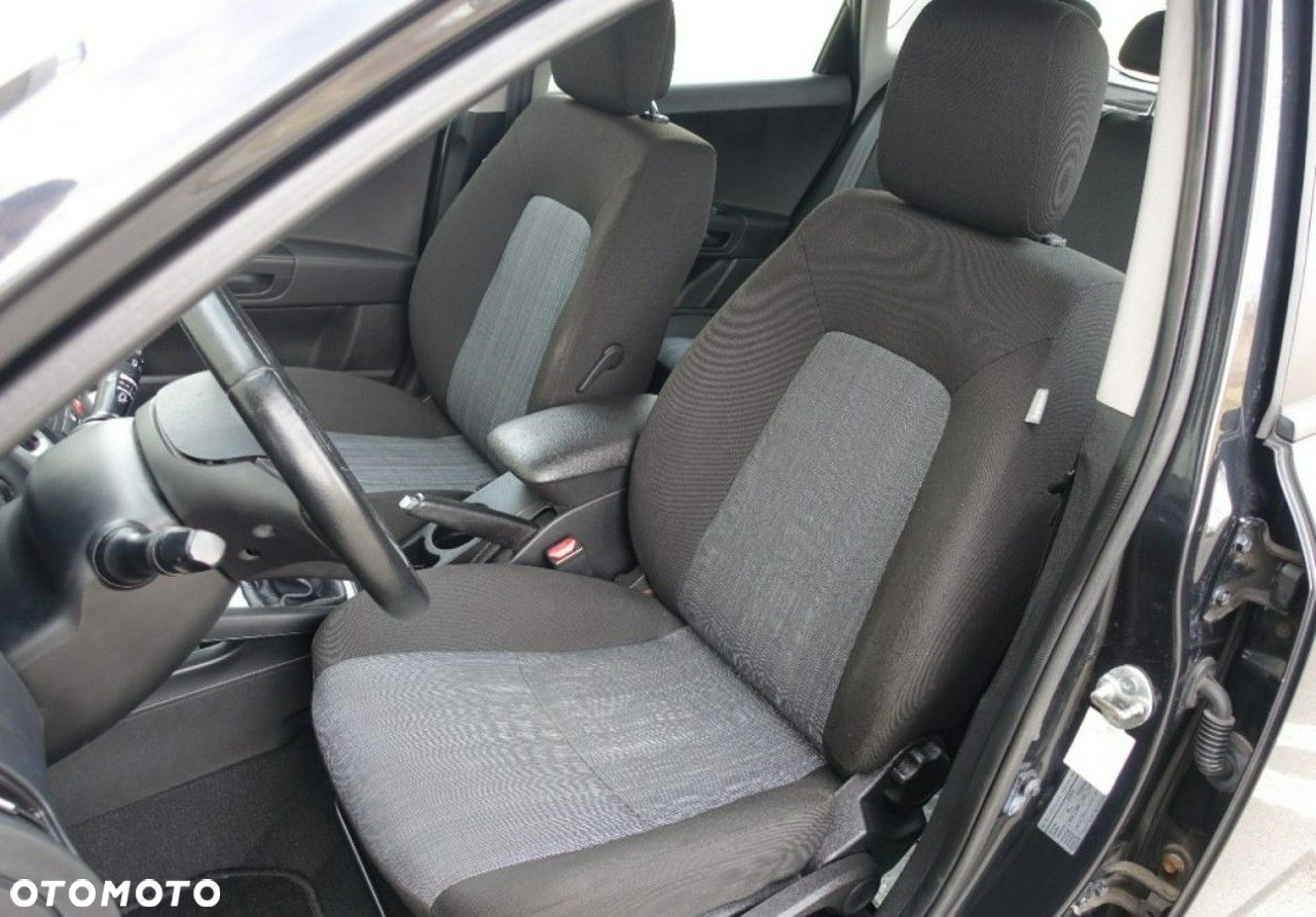 Kia Ceed - 13