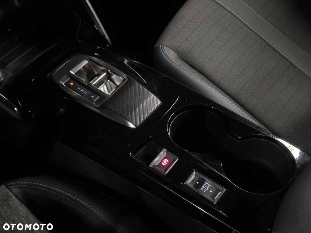 Peugeot 2008 136 Allure - 19