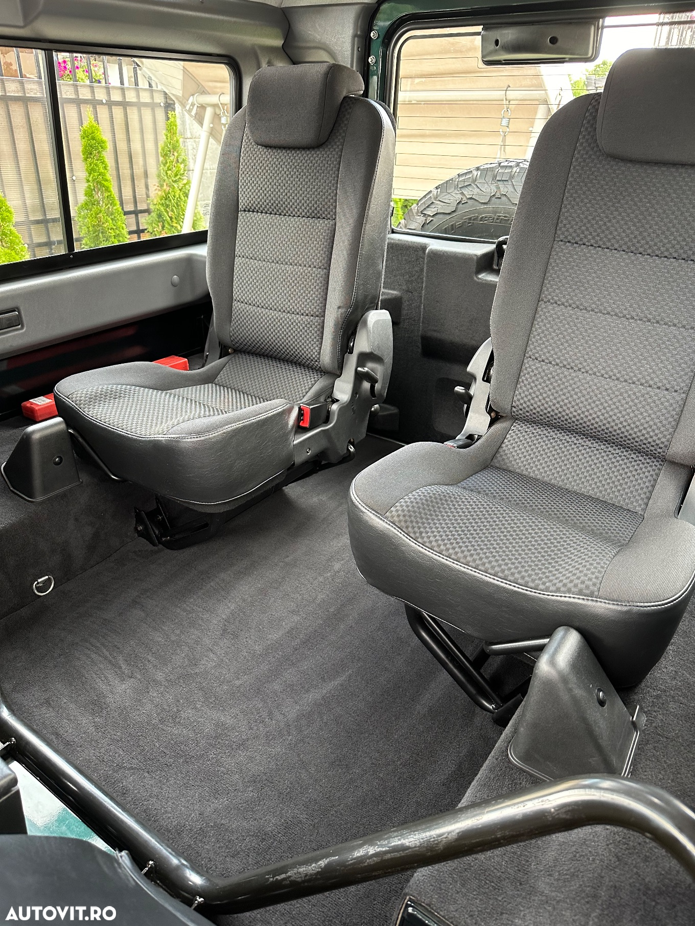 Land Rover Defender 90 2.4TD S/W E - 14