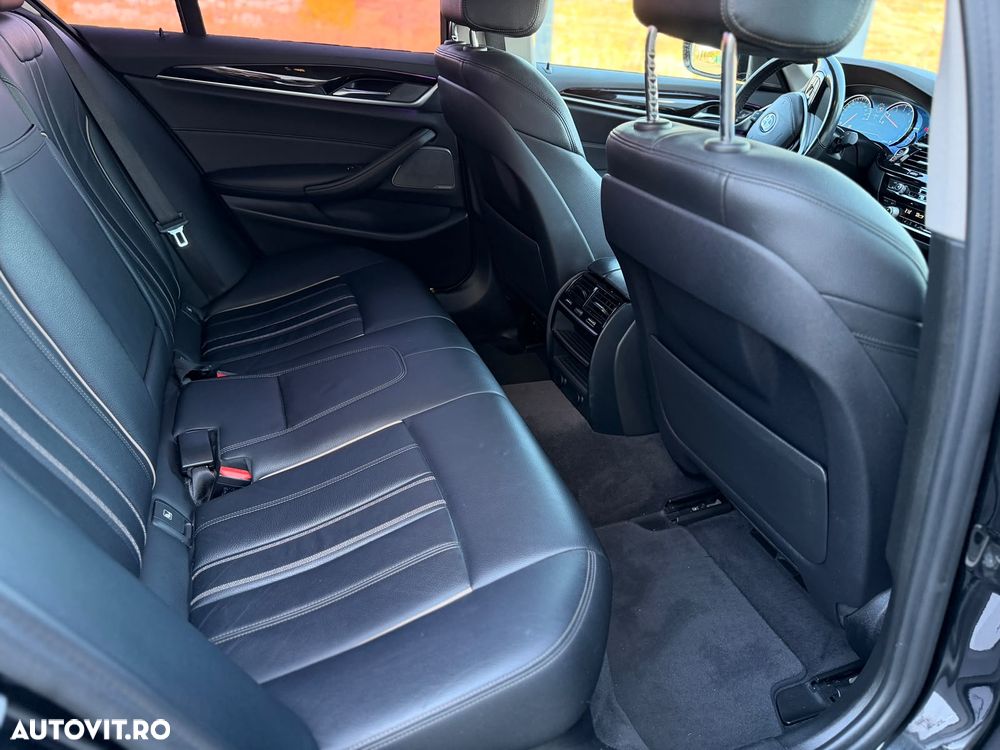 BMW Seria 5 530i xDrive Aut. Sport Line - 12