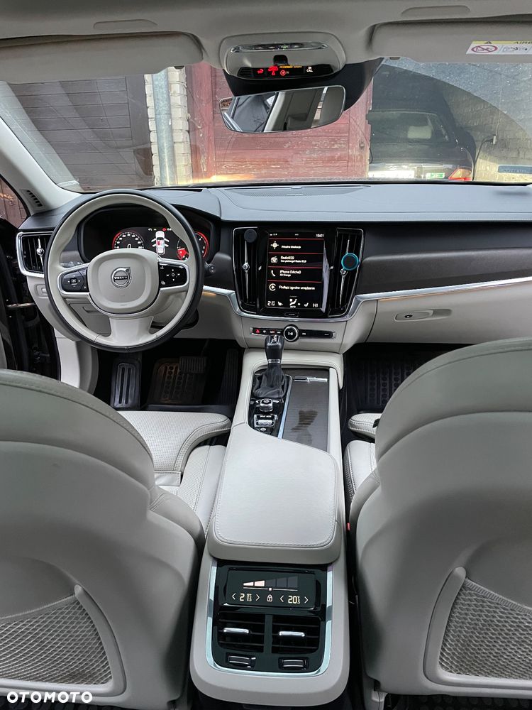 Volvo V90 D5 AWD Momentum Pro - 21