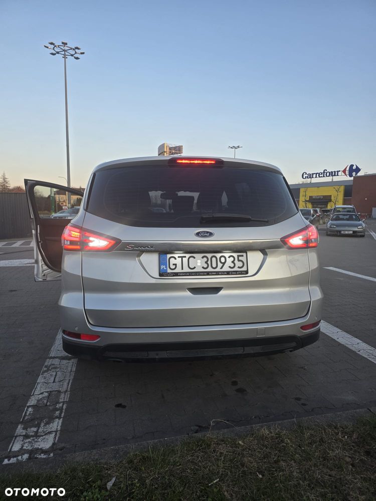 Ford S-Max - 13