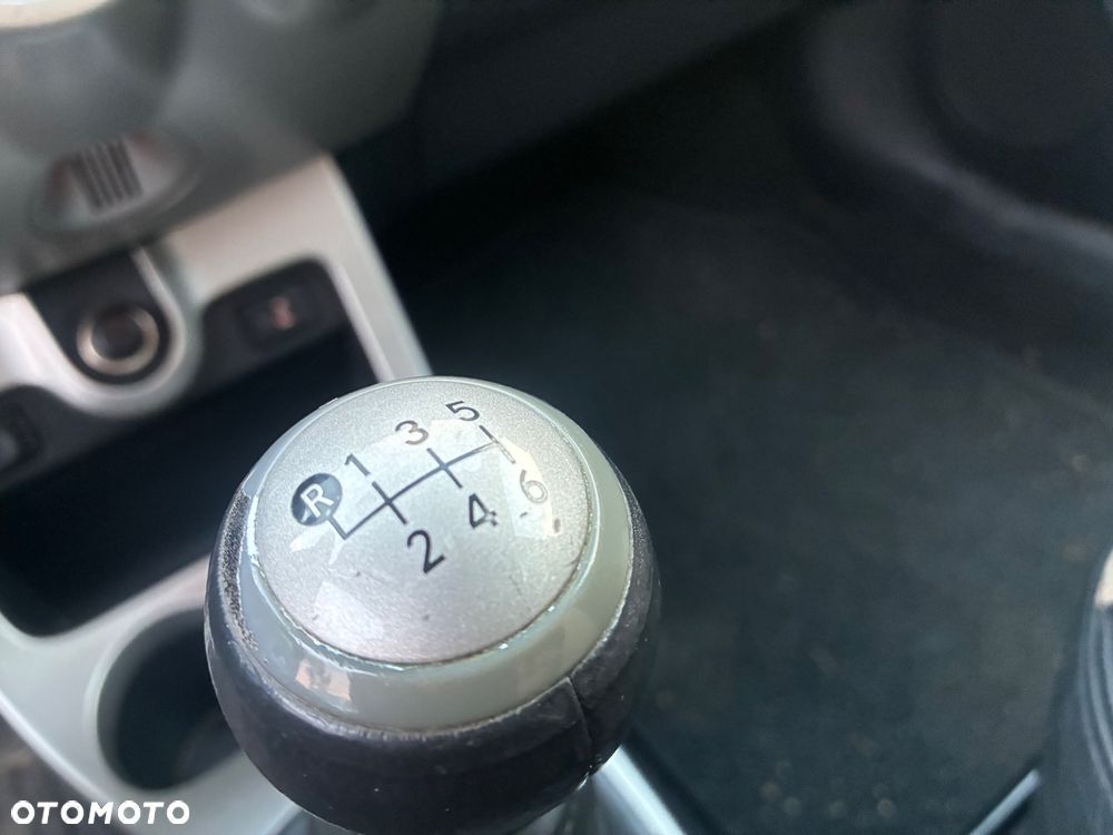 Toyota Urban Cruiser - 19