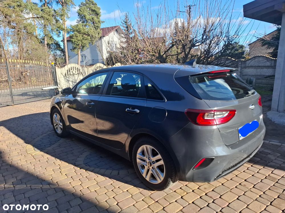 Kia Ceed - 9