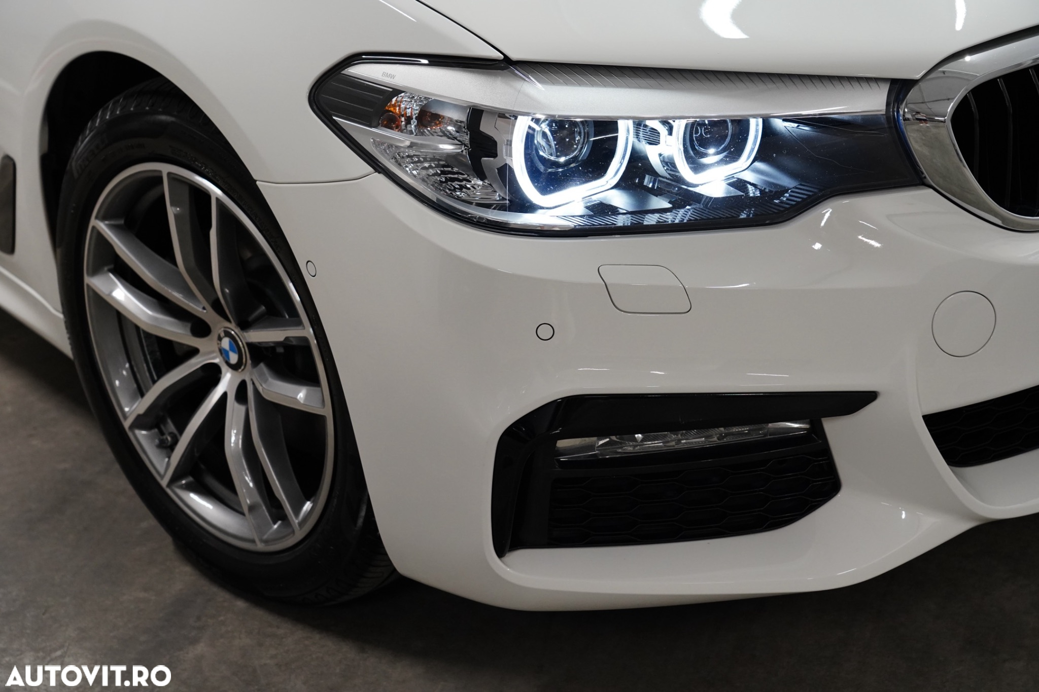 BMW Seria 5 520d xDrive AT - 12