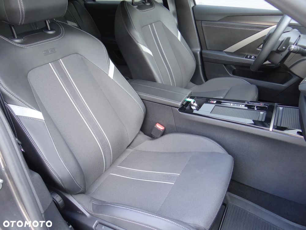 Opel Astra 1.2 T GS S&S - 14