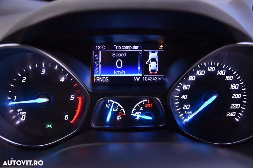 Ford Kuga - 10