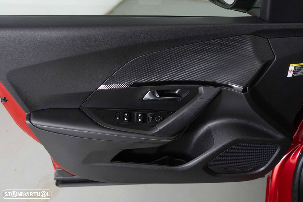 Peugeot 2008 1.2 PureTech Allure Pack EAT8 - 21