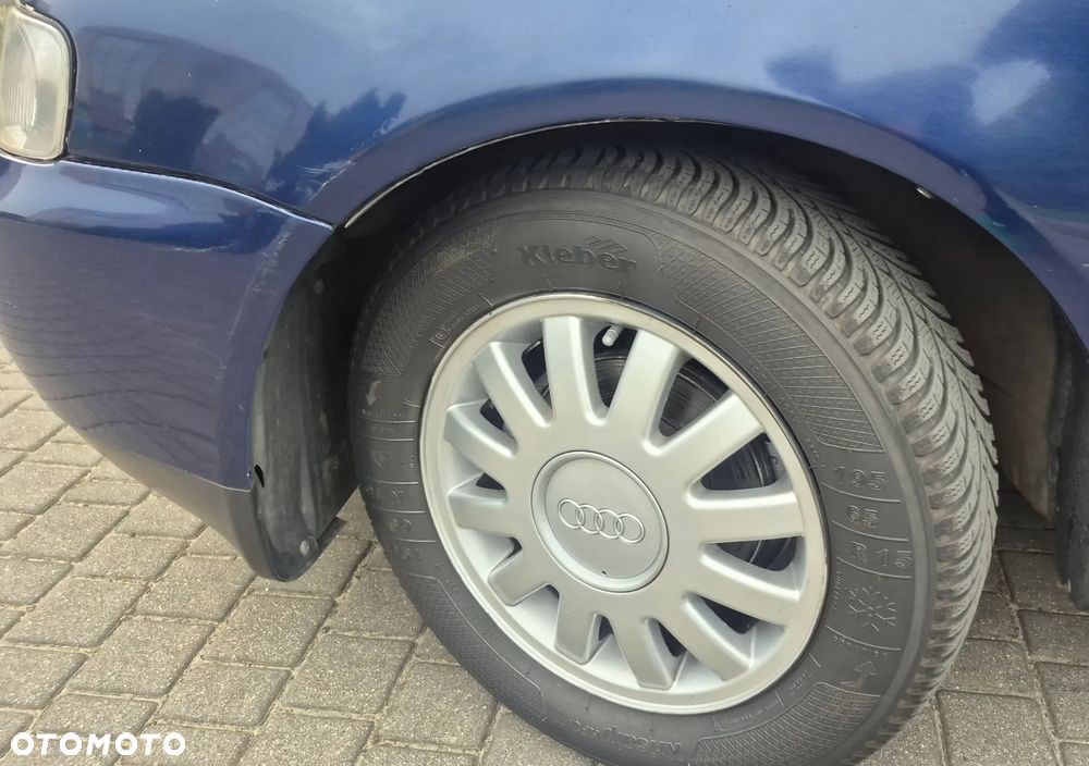 Audi A3 3-drzwiowe 1.6 Ambition - 32