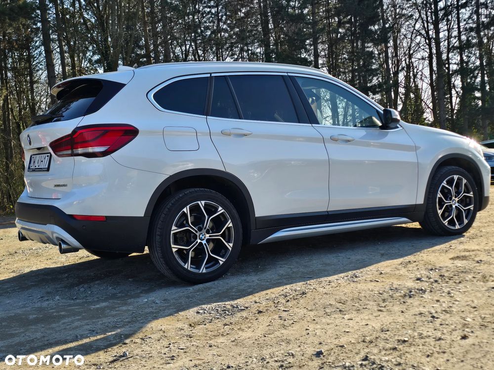 BMW X1 xDrive25i GPF xLine - 11