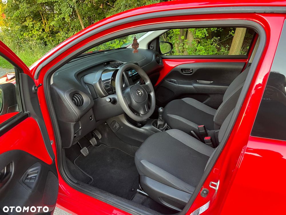 Toyota Aygo x-play - 8