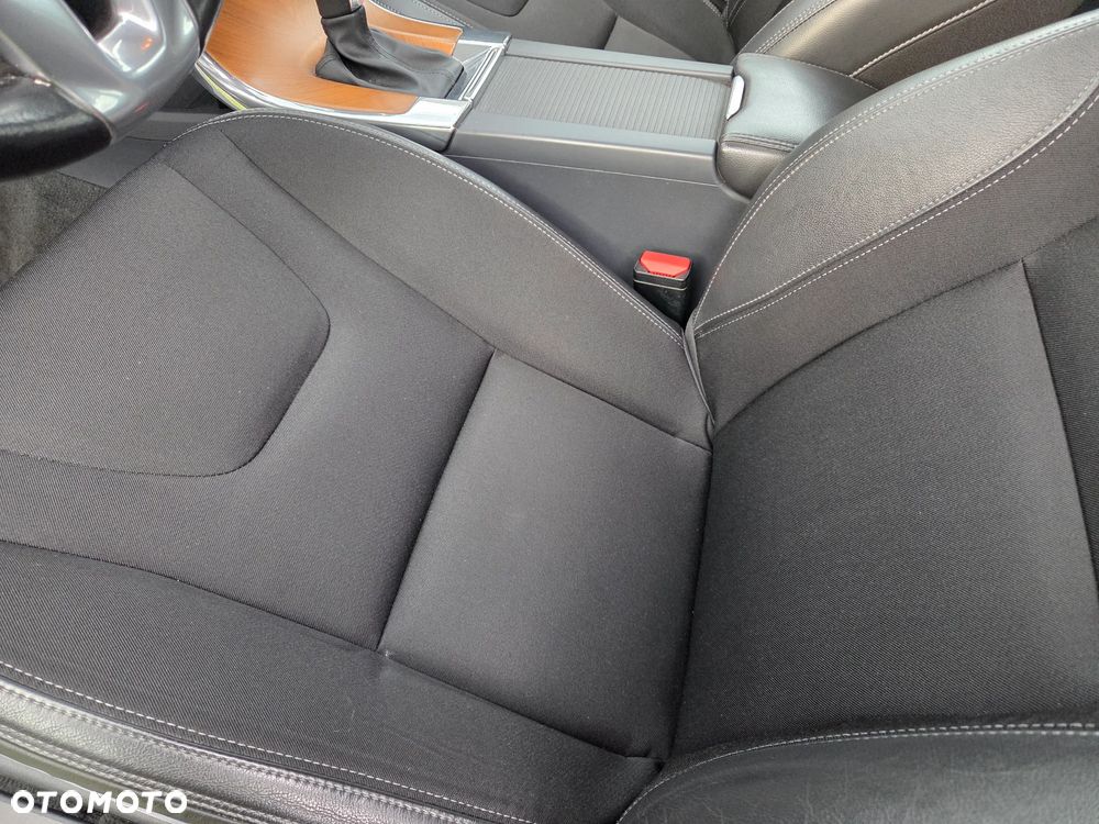 Volvo XC 60 D3 Drive-E Momentum - 12