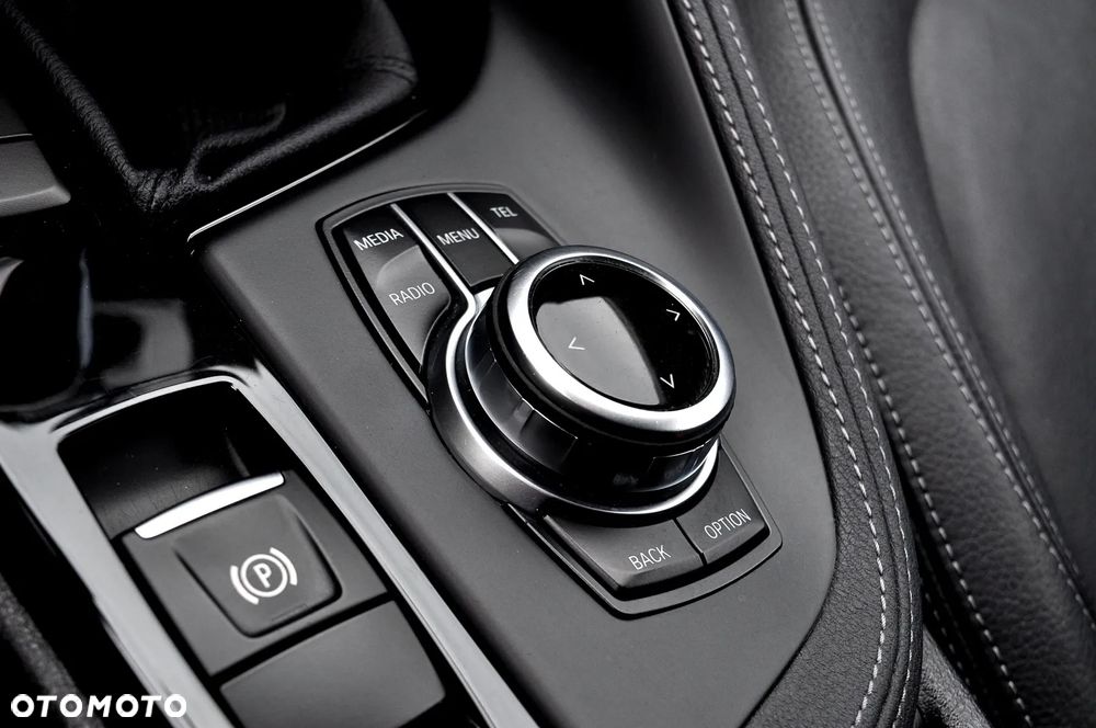 BMW X1 sDrive18d Sport Line - 33