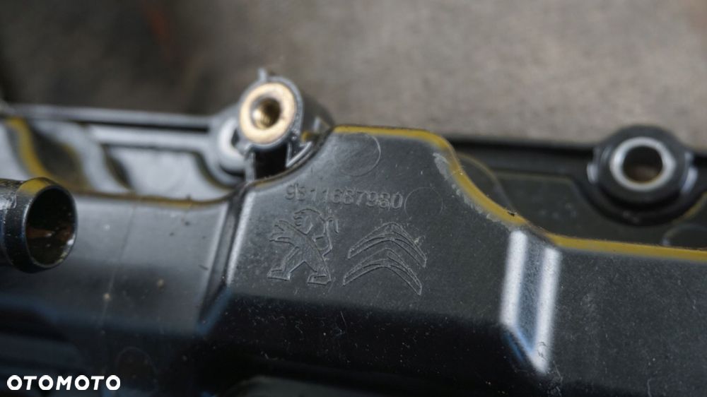 208 II C4 C5 1.2 THP PURETECH 21r 131KM HNS pokrywa zaworow 9811687980 - 3