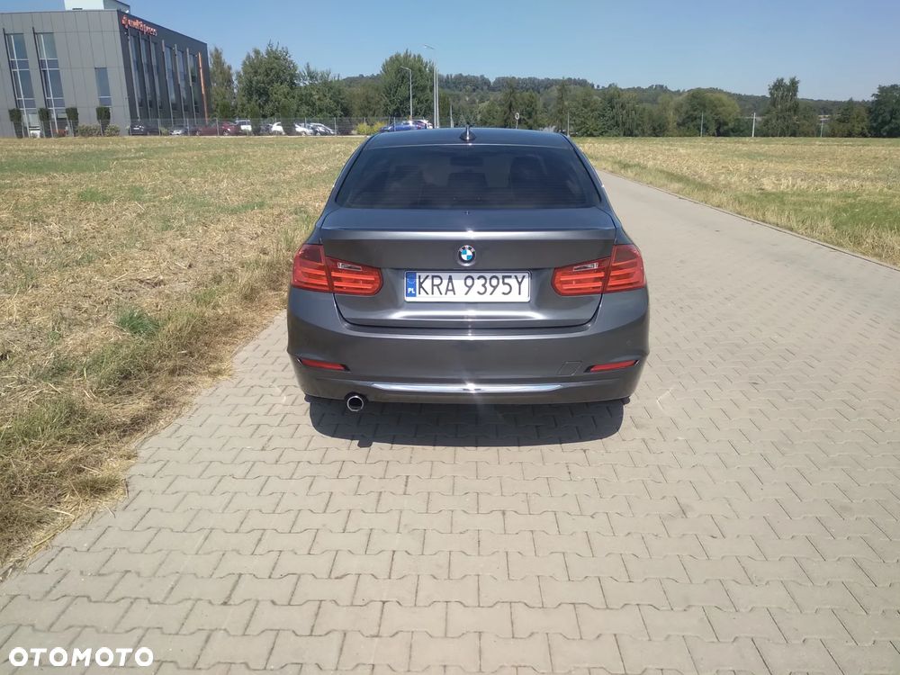 BMW Seria 3 316d Luxury Line - 11
