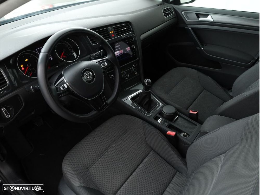 VW Golf Variant 1.6 TDi Confortline - 13