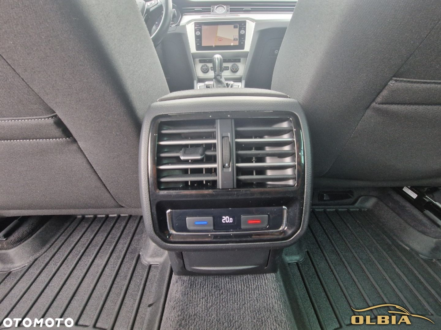 Volkswagen Passat - 19