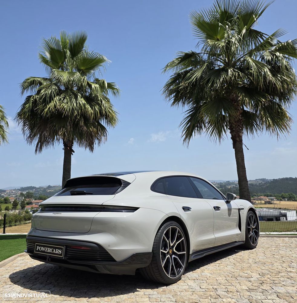 Porsche Taycan Sport Turismo - 19