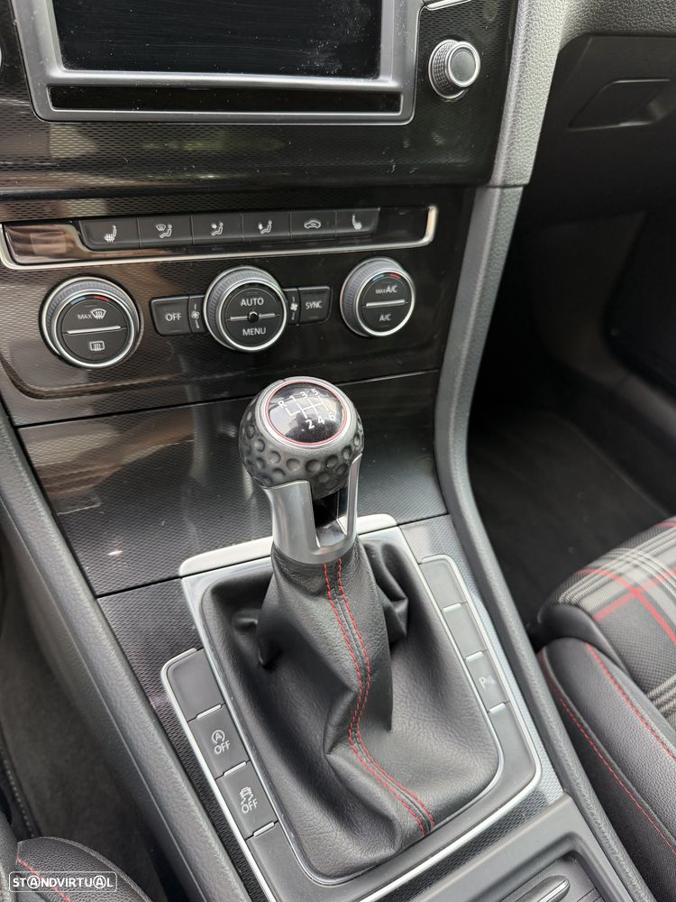 VW Golf GTI Performance BlueMotion - 17