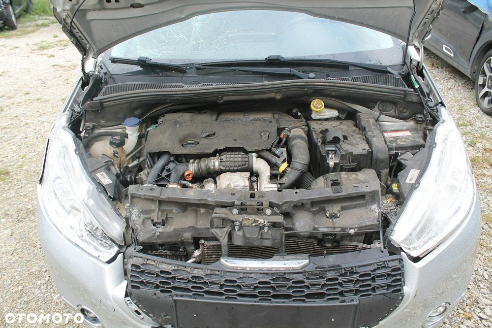 Peugeot 208 - 13