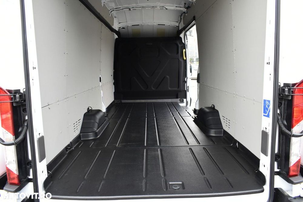Ford Transit - 12