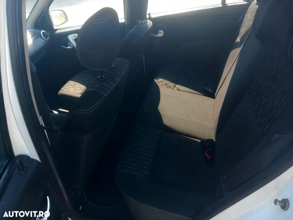 Dacia Sandero - 8