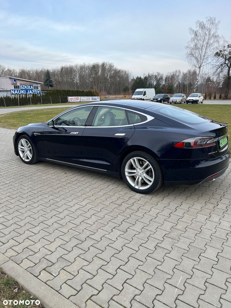 Tesla Model S 85D Allradantrieb - 2