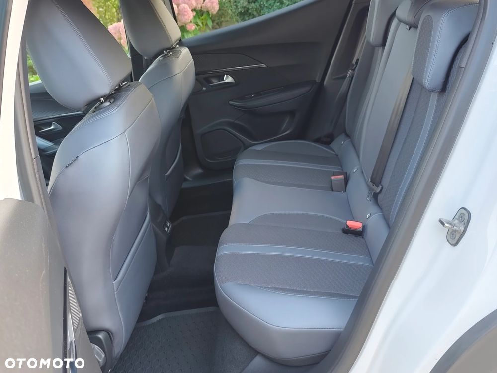 Peugeot 2008 1.5 BlueHDi Allure S&S EAT8 - 23