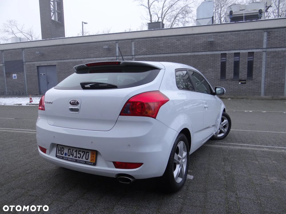 Kia ProCeed 1.4 CVVT Dream-Team Edition - 3