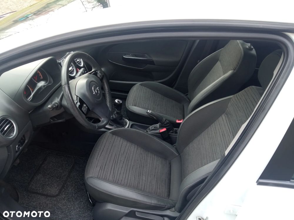 Opel Corsa 1.4 16V Energy - 11