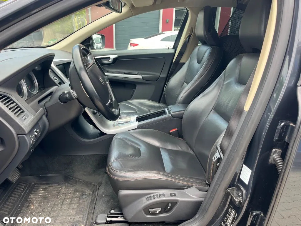 Volvo XC 60 D4 Geartronic Momentum - 6