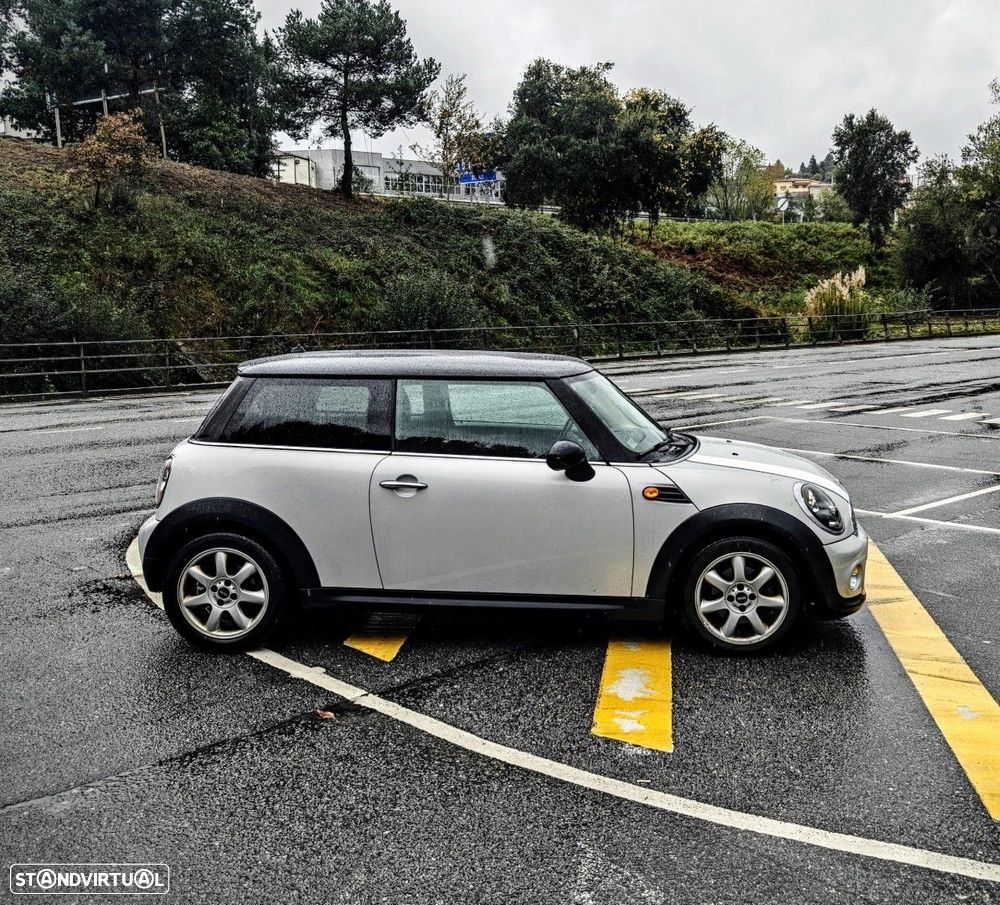 MINI 3 Portas Cooper D - 12