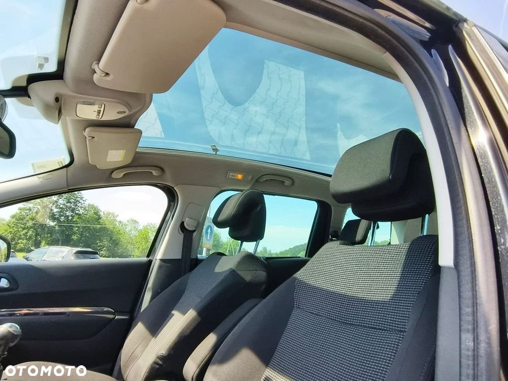 Peugeot 5008 - 11