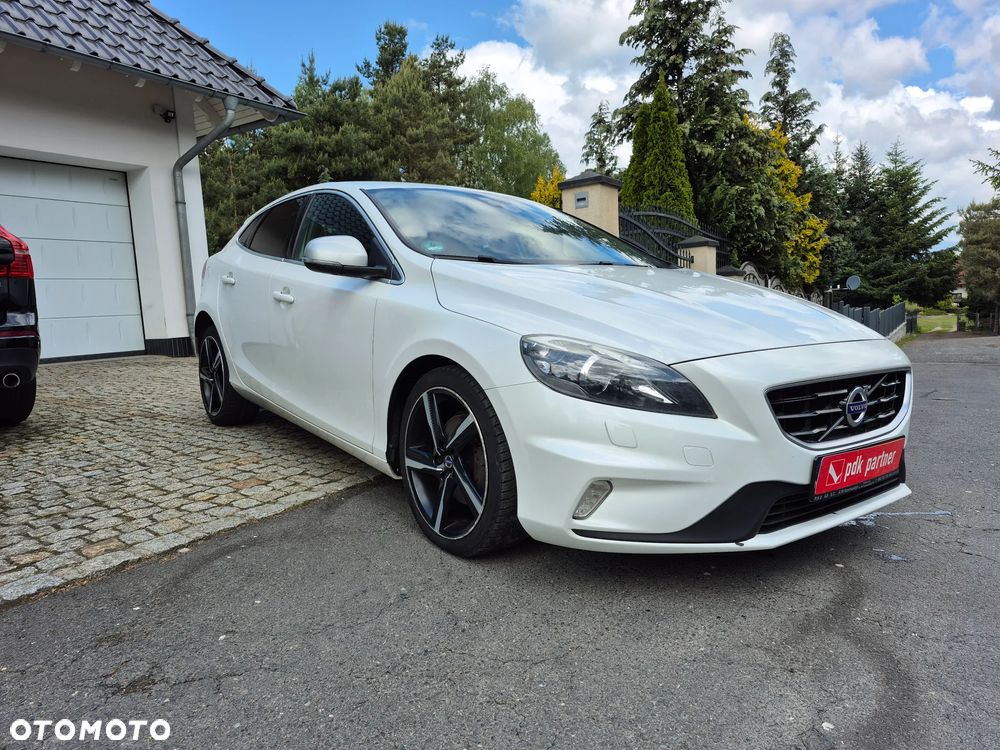 Volvo V40 D2 Drive-E R-Design Momentum - 2