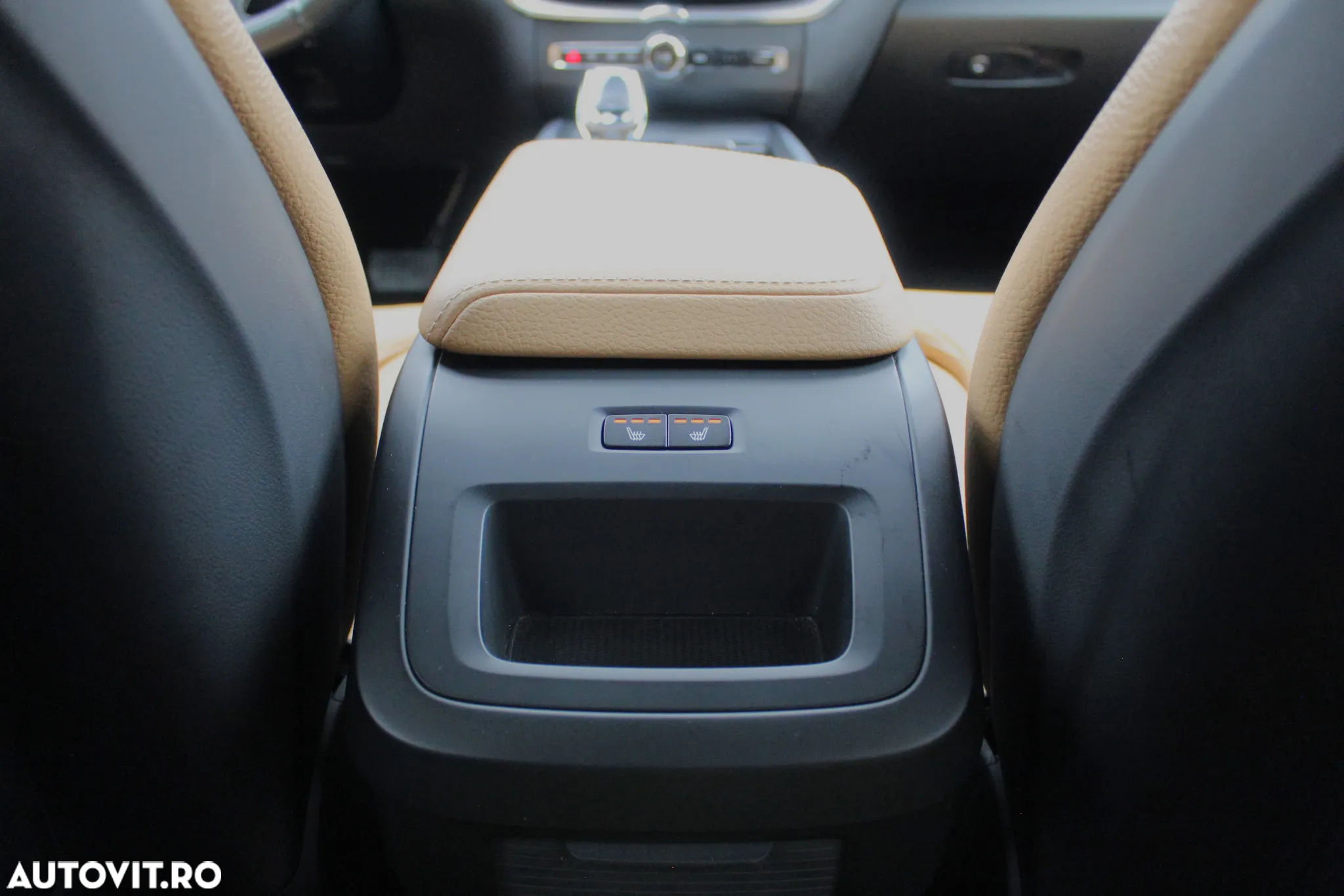 Volvo XC 60 B4 MHEV AT8 AWD Inscription - 19