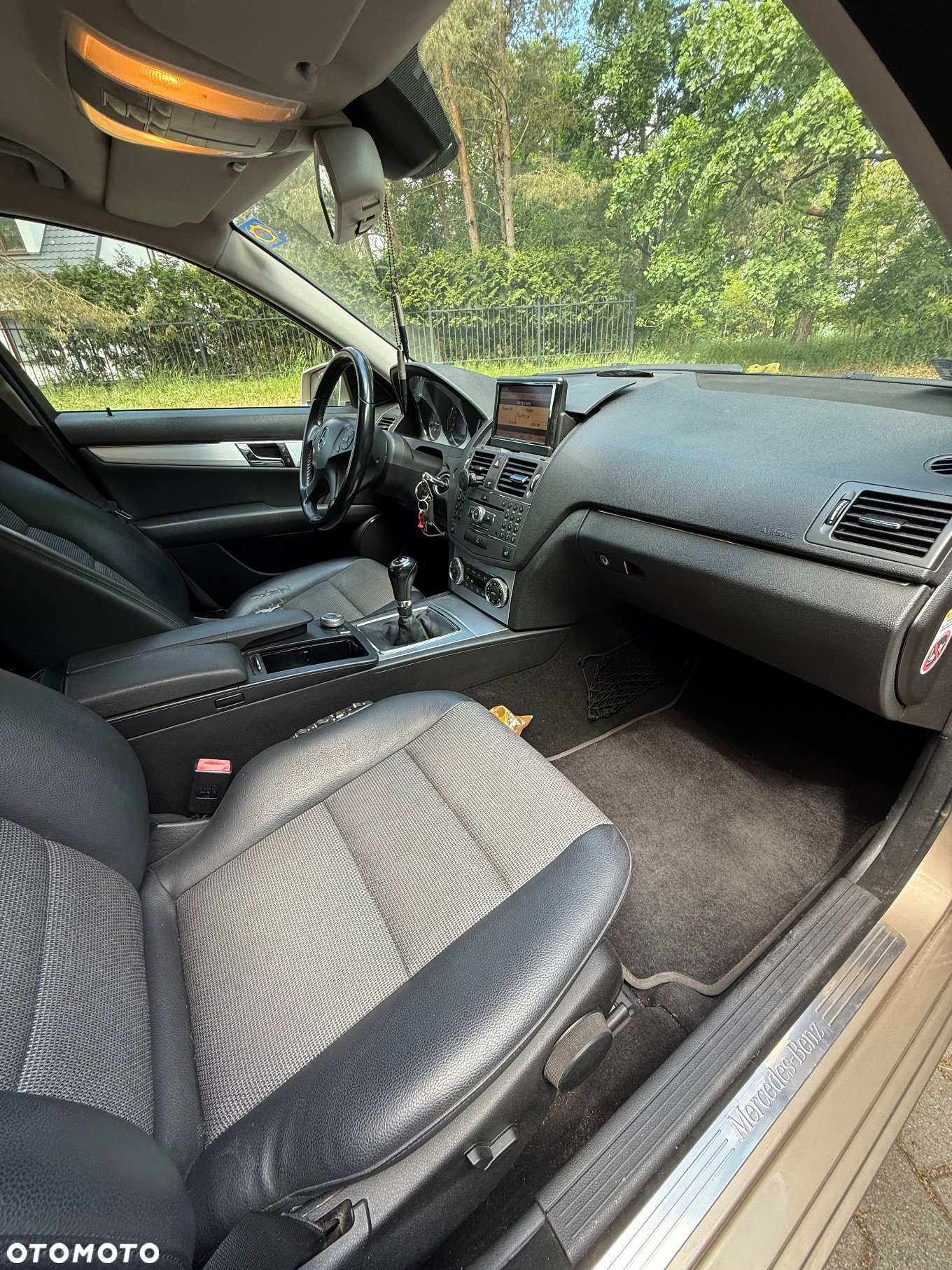 Mercedes-Benz Klasa C 220 T CDI DPF (BlueEFFICIENCY) Avantgarde - 26