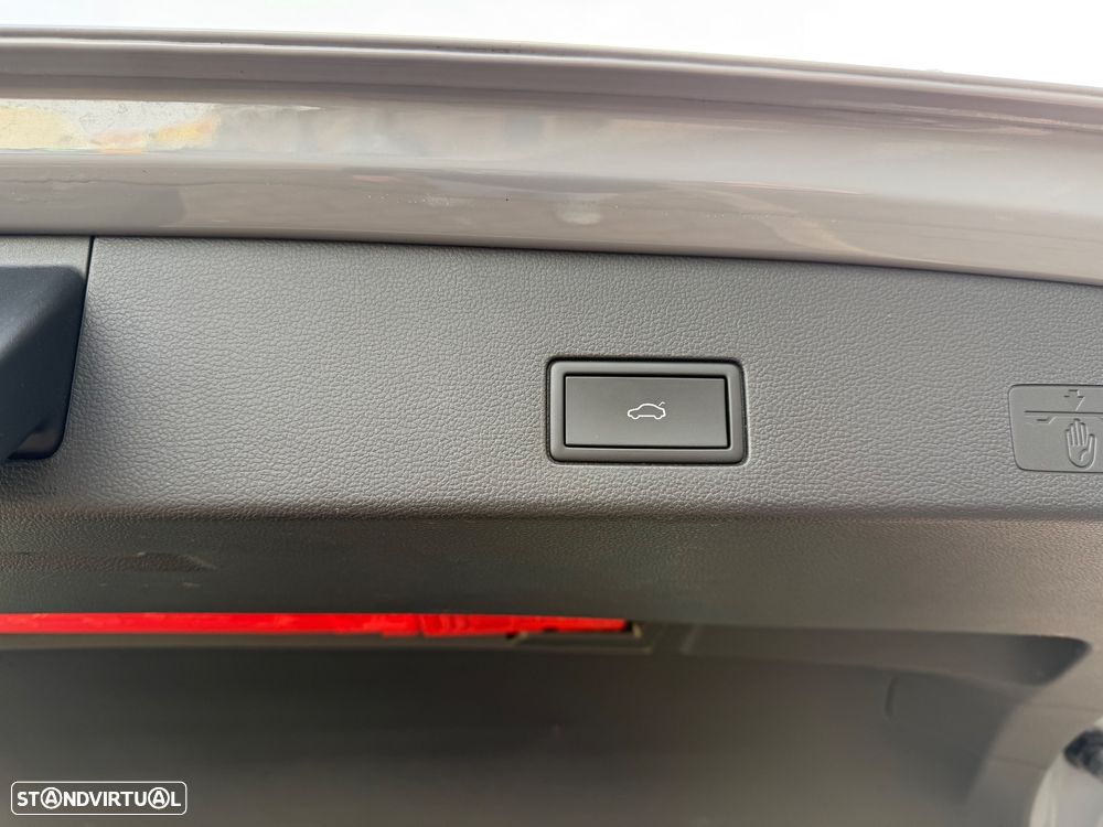 VW Golf 2.0 TDI SCR DSG R-Line - 44