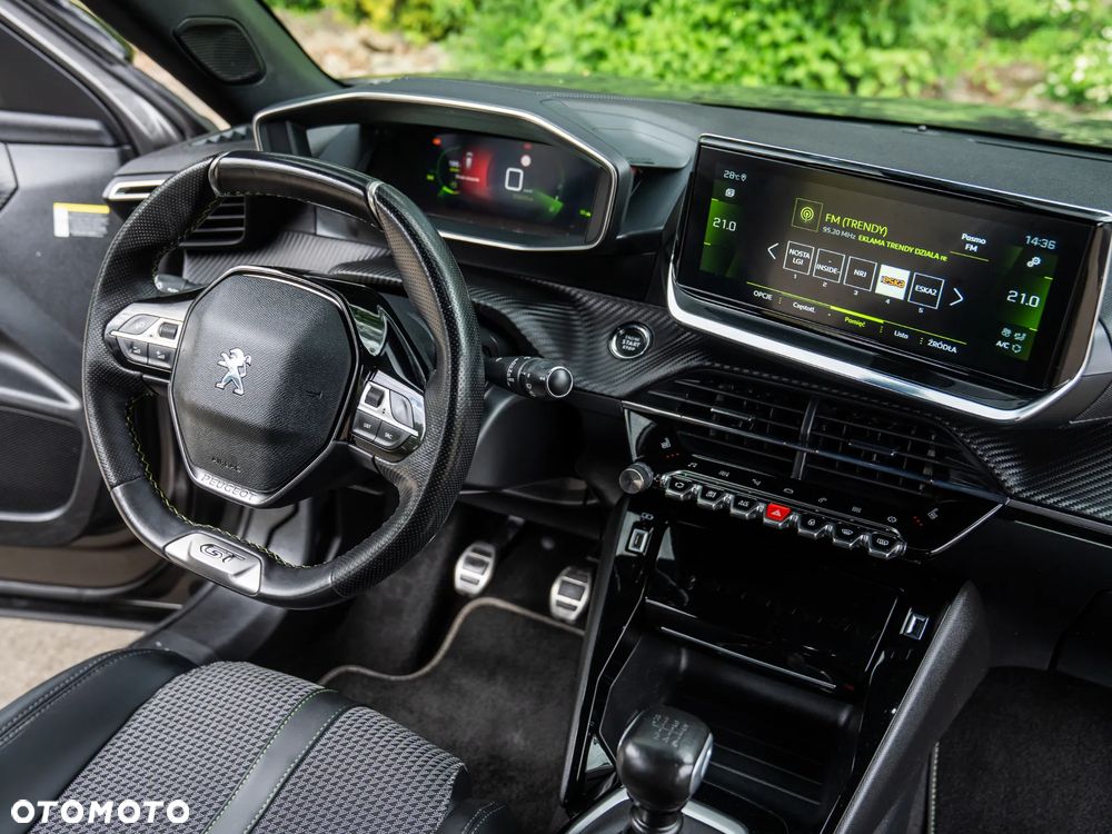 Peugeot 2008 1.2 PureTech GT S&S - 32