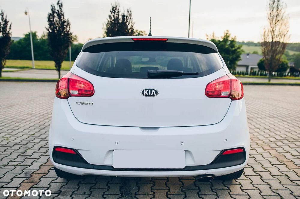 Kia Ceed - 10