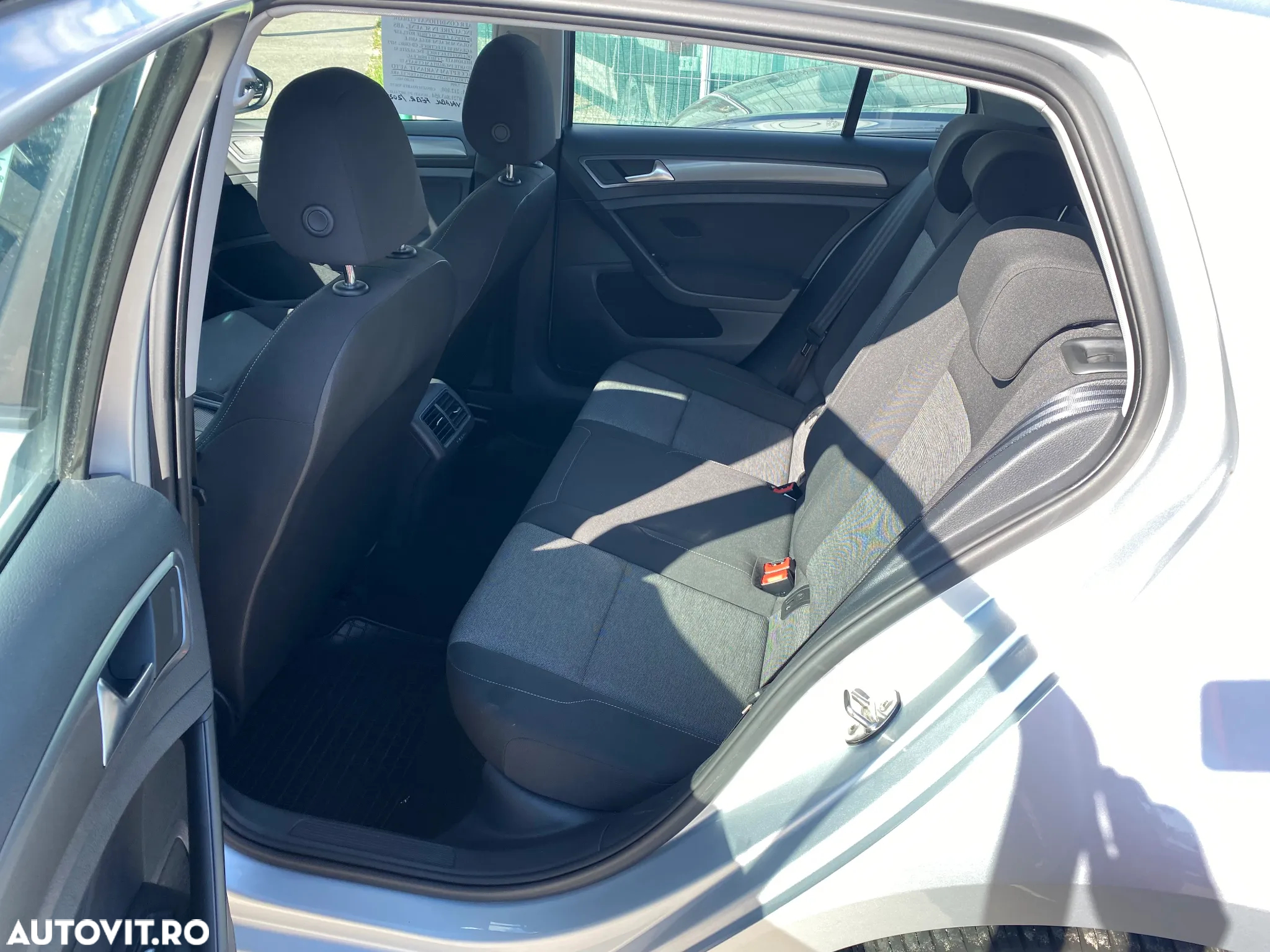 Volkswagen Golf 1.6 TDI BlueMotion Technology Comfortline - 13