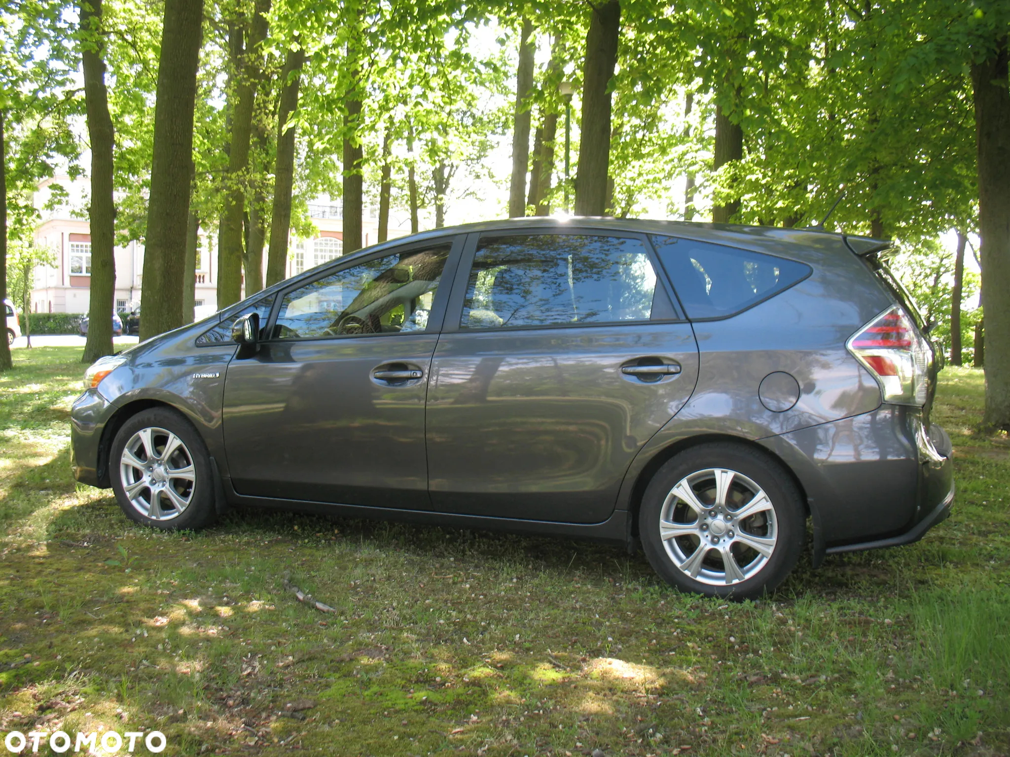 Toyota Prius+ (Hybrid) - 8