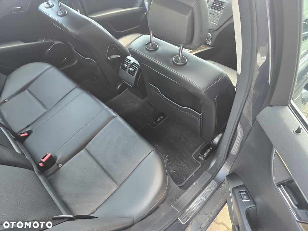 Mercedes-Benz Klasa C 250 CGI Automatik BlueEFFICIENCY Special Edition - 18