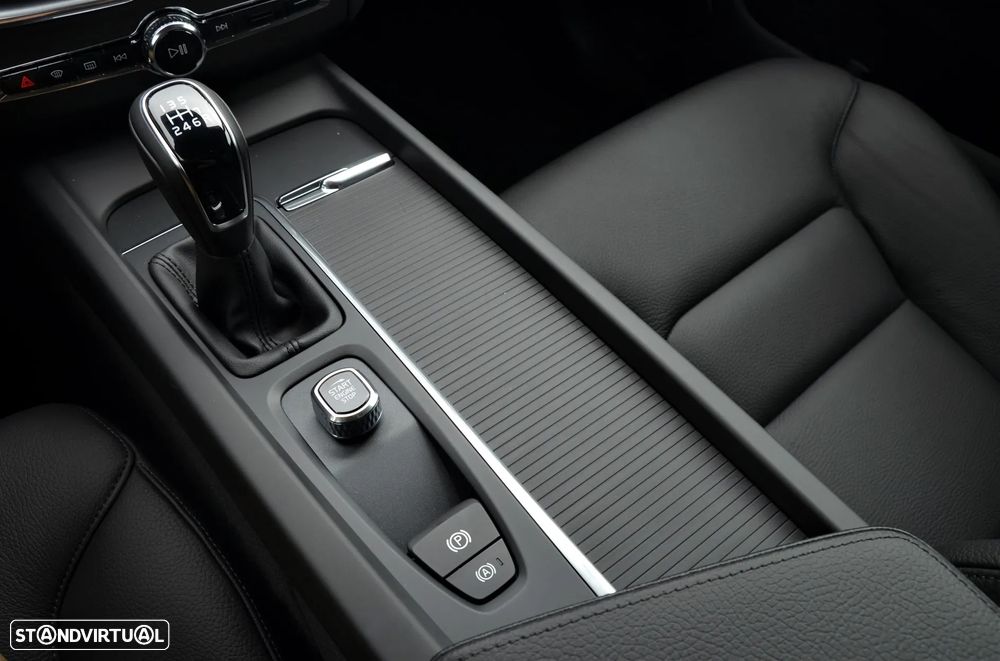 Volvo XC 60 2.0 D3 Momentum - 7