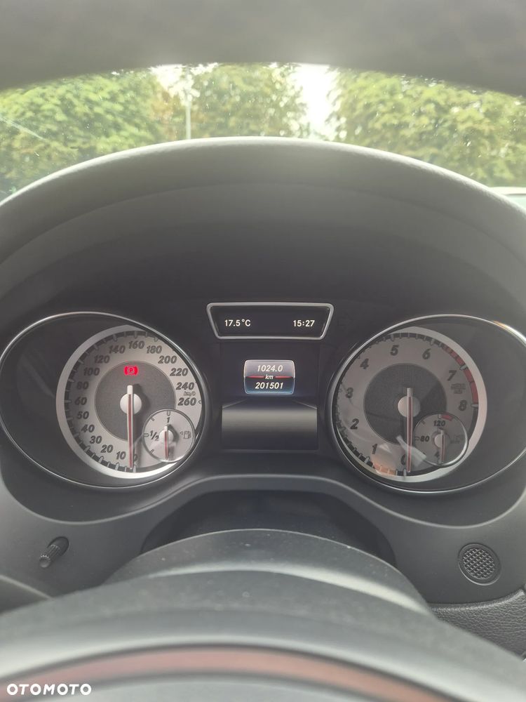 Mercedes-Benz CLA 200 - 11
