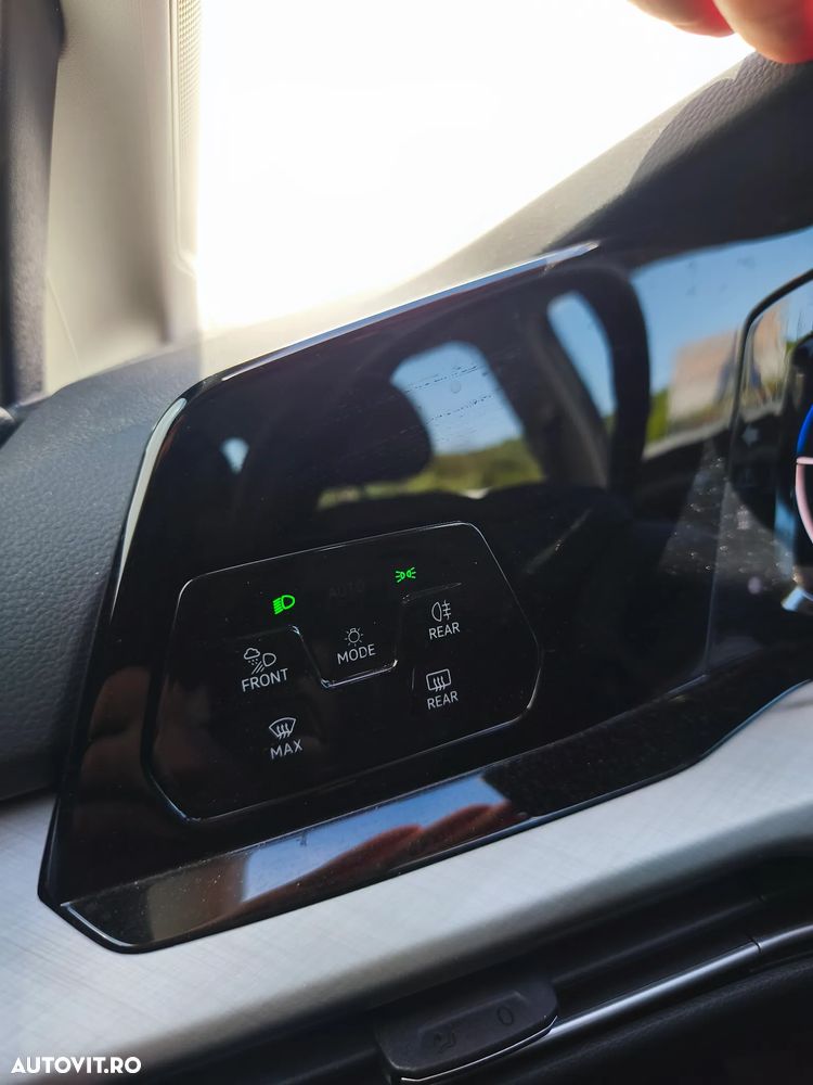 Volkswagen Golf 2.0 TDI DSG Life - 30