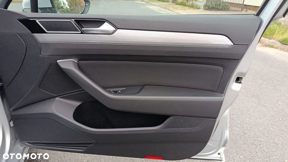 Volkswagen Passat 2.0 TDI SCR DSG - 22