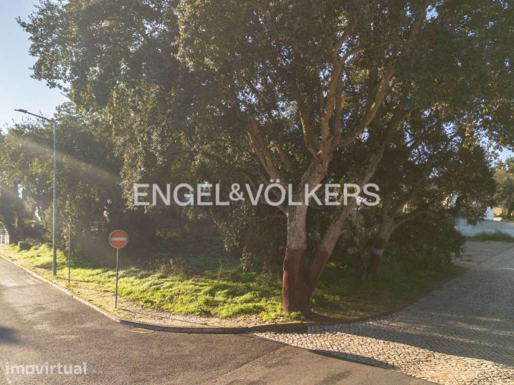 Terreno em Sesimbra - 260m² com Projeto Habitacional Aprovado - Grande imagem: 2/29