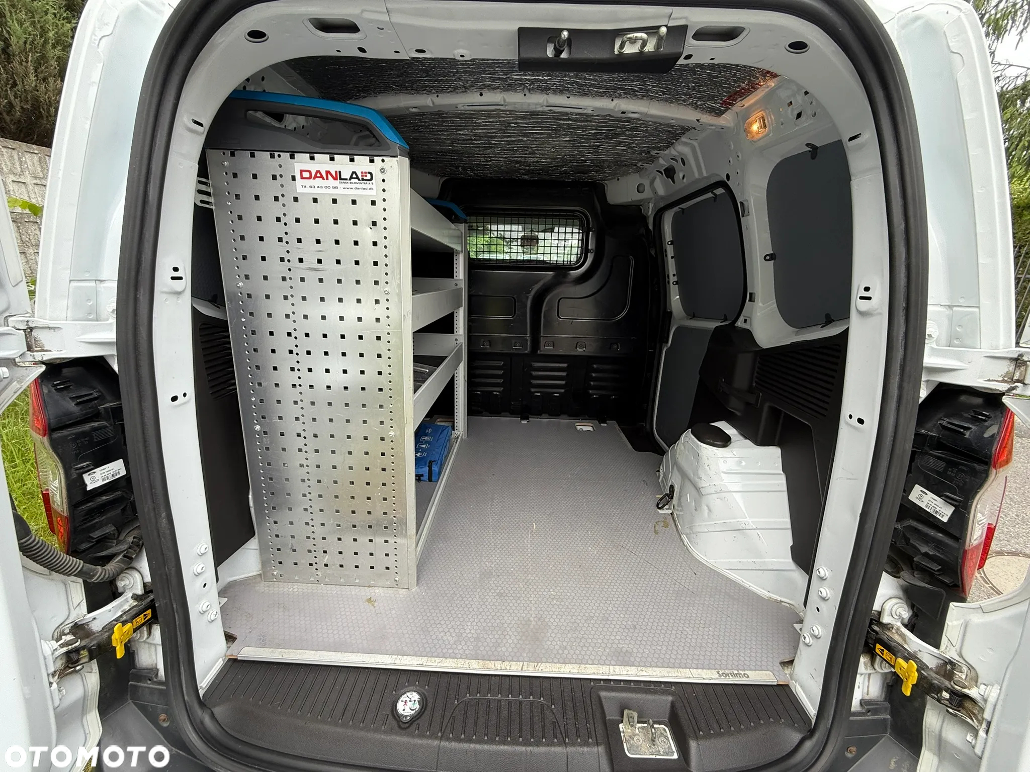 Ford Transit Courier - 8