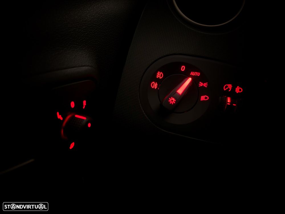 SEAT Ibiza SC 1.6 TDi Sport DPF - 38